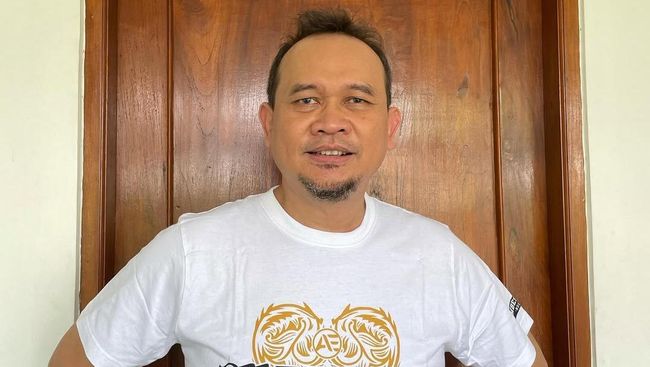 Terpopuler: Agama Cak Lontong vs Pelat Mobil Dedi Mulyadi yang Nunggak Pajak