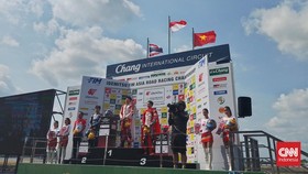 FOTO: Parade Merah Putih Berkibar di Podium ARRC 2025