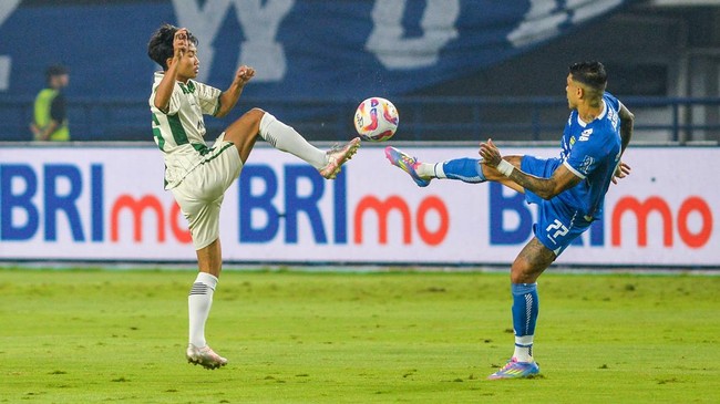 Malut United punya dua misi saat menjamu Persib Bandung pada pekan ke-31 Liga 1 2024/2025 di Stadion Gelora Kei Raha, Ternate, Jumat (2/5).