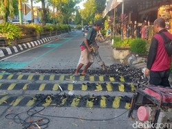 Viral Polisi Tidur Berjejeran Akhirnya Dibongkar, Begini Aturan Jaraknya