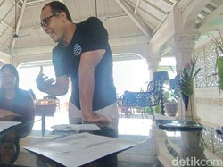 Kala Anak-anak Antusias Belajar Melukis Tradisi Gaya Batuan