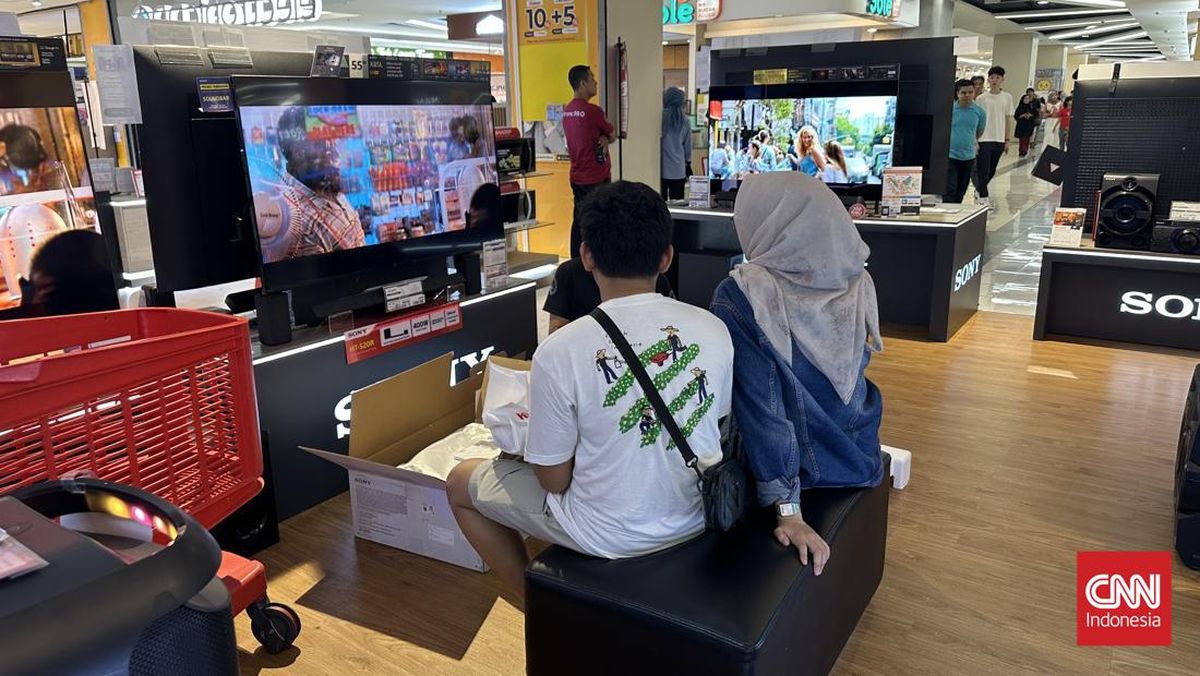 Transmart Full Day Sale Diserbu Pengunjung, TV dan AC Jadi Incaran