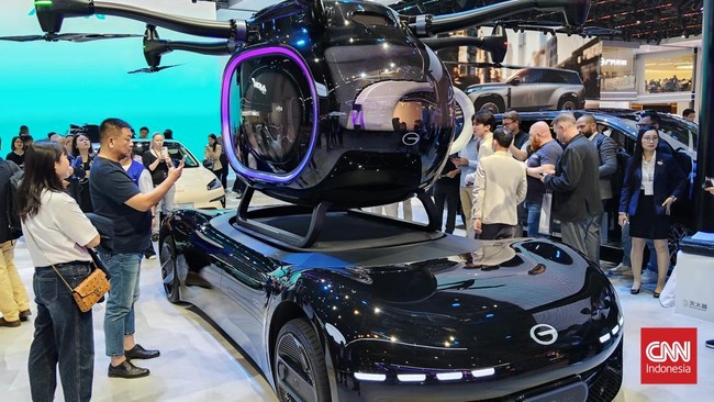 Shanghai Auto Show 2025 Ditinggal Absen Banyak Merek Mobil Terkenal Merek-merek otomotif yang absen di Shanghai Auto Show 2025 di antaranya Tesla, Hyundai, Kia, Maserati, Lamborghini, Rolls-Royce, Subaru dan masih banyak lagi.