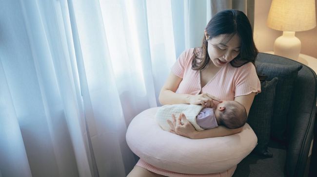 Berapa Jam Sekali Bayi Baru Lahir hingga Usia 6 Bulan Harus Minum ASI?