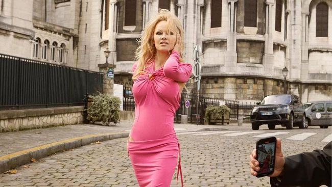 Gayanya Kini Ditiru Banyak Artis Dunia, Pamela Anderson: Dulu Jadi Bahan Olok-olok