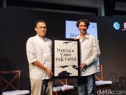 Video: 20 Tahun Berkarier di Dunia Seni Peran, Reza Rahadian Luncurkan Buku