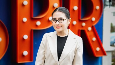 Prilly Latuconsina Resmi Jadi Dosen LSPR, Berapa Gajinya?