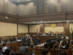 Istri dan Anak Makelar Zarof Ngaku Tak Tahu Asal-usul Duit Rp 1 T-Emas 51 Kg