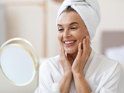 9 Rekomendasi Skincare Lokal untuk Usia 40 Tahun ke Atas, Atasi Kerutan