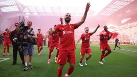 Salah Tak Terima Kelakuan Konyol Nunez, Disiram Sampanye Non-alkohol
