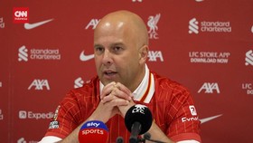 VIDEO: Arne Slot Terima Kasih ke Klopp Usai Liverpool Juara