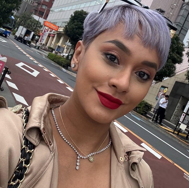 <p>Kabar bahagia datang dari model Kimmy Jayanti. Perempuan 33 tahun ini mengumumkan kehamilan ketiganya ke publik, Bunda. Kimmy membagikan kabar bahagia tersebut di akun media sosial miliknya belum lama ini. (Foto: Instagram @kimmyjayanti)</p>