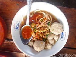 Mencicipi Mi Bakso Seporsi Goceng di Tasikmalaya