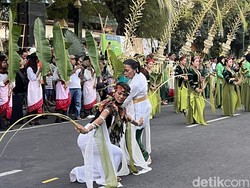 Meriahnya Perayaan Hari Tari Sedunia di Ngarsopuro Solo