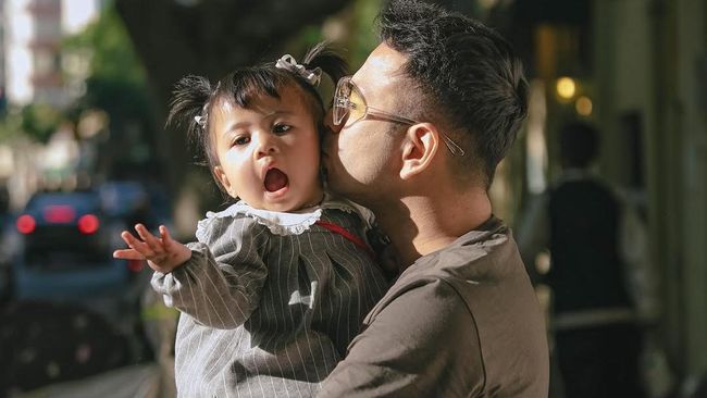 Beri Pesan Haru ke Baby Lily, Raffi Ahmad: Amanah Terindah dari Allah