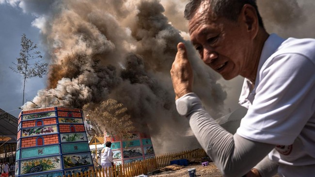 FOTO: Lang Pacha, Ritual Sakral Kremasi Tengkorak di Thailand