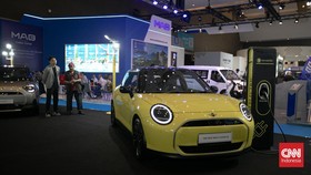 FOTO: MINI Ikut Pamer Mini Cooper Listrik di PEVS 2025
