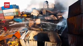 VIDEO: Penampakan Kerusakan Akibat Ledakan Dahsyat di Pelabuhan Iran