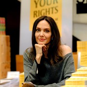 Angelina Jolie Nangis saat Ditanya Penonton di TIFF 2025, Kenapa?