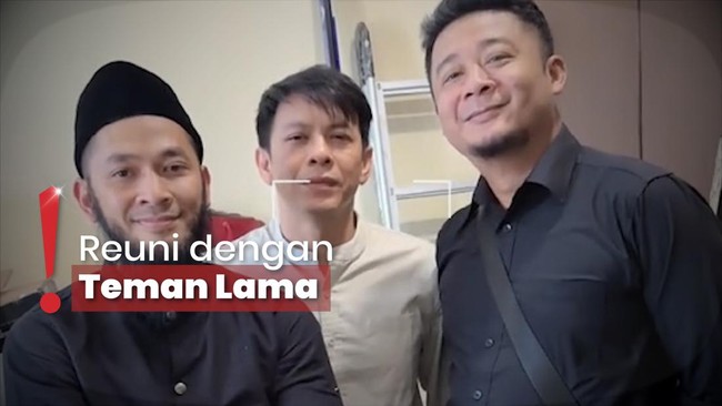 Ariel NOAH Berduka, Andika Eks Peterpan Hadir saat Momen Melayat