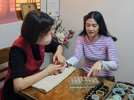 Dian Sastrowardoyo Liburan ke Korea dan Coba Pengalaman Unik O-Ring Test, Ini 5 Potretnya