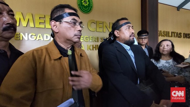 Pengacara sekaligus penggugat ijazah Jokowi, Muhammad Taufiq diadukan ke Polresta Surakarta terkait dugaan ujaran kebencian.
