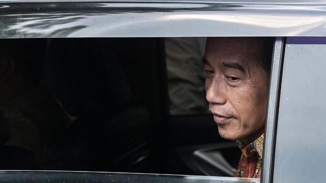 Kuasa hukum Jokowi, Rivai Kusumanegara menyebut keluarga beserta ajudan Jokowi akan memenuhi panggilan terkait kasus dugaan ijazah UGM palsu.