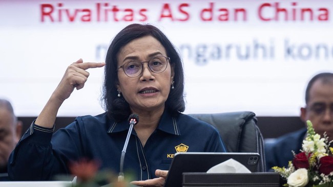 Dunia Mundur 1 Abad ke Merkantilisme Menkeu Sri Mulyani menyebut perang dagang yang dikobarkan Presiden AS Donald Trump membuat dunia mundur satu abad sewaktu kebijakan merkantilisme diterapkan.