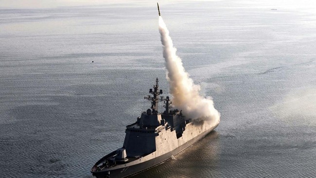 Kim Jong Un berencana tambah armada kapal perusak seberat 5.000 ton untuk Angkatan Laut Korut.