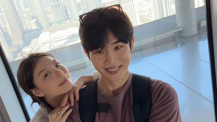 Momen bulan madu Ailee dan Choi Si Hun