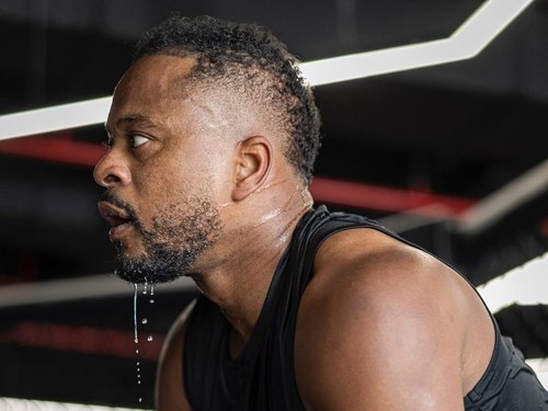 Patrice Evra berlatih MMA.