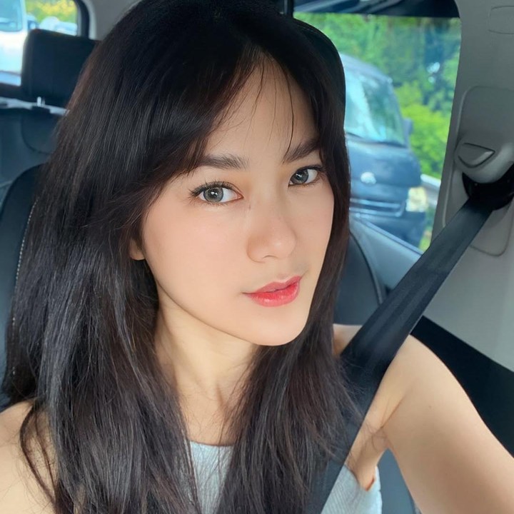 <p>"Aku tantang kamu untuk berhenti menjadi menggemaskan," kata seorang netizen. "Ya Allah makin cantik, bukan makin tua malahan makin muda, ajaib," ujar netizen lain dengan menyisipkan emotikon hati. (Foto: Instagram: @prisia)</p>