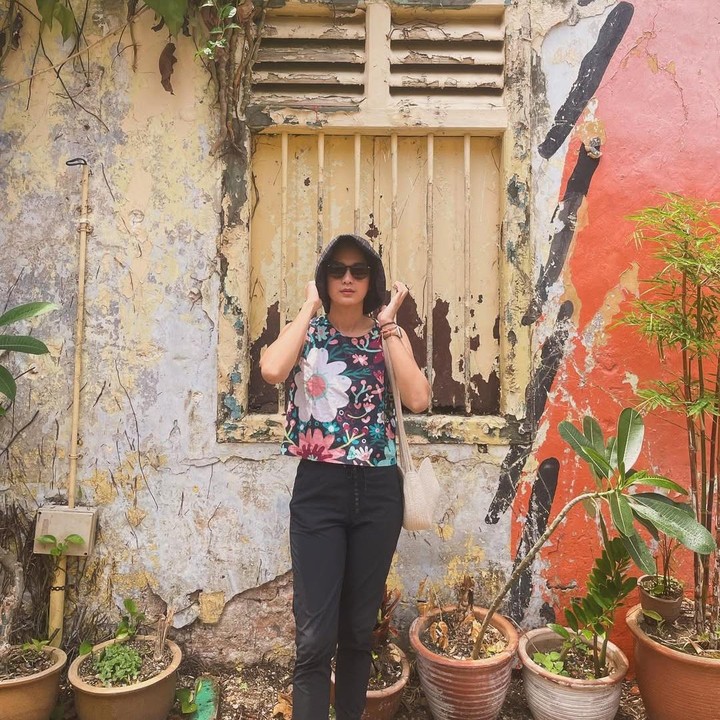 <p>Artis cantik Prisia Nasution sudah lama wara-wiri di layar kaca, Bunda. Ia bahkan sudah pernah membintangi puluhan judul film dan sinetron. (Foto: Instagram: @prisia)</p>