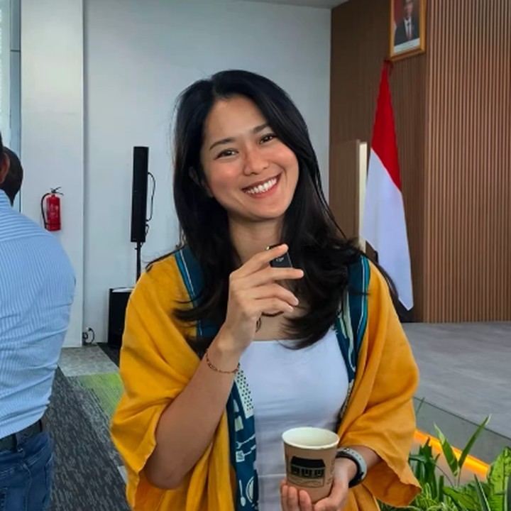 <p>Prisia sendiri kerap membagikan momen kesehariannya melalui laman Instagram. Siapa sangka jika perempuan yang lahir pada 1 Juni 1984 itu sudah berusia 40 tahun. (Foto: Instagram: @prisia)</p>