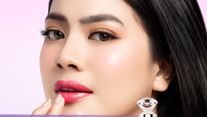 img-title Skincare Infused Makeup, Scarlett Luncurkan Glass Glow Tinted Lip Balm