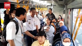 VIDEO: Walikota dan ASN Pemprov DKI Ngantor Naik Transjakarta