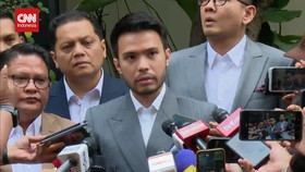 VIDEO: Tudingan Ijazah Palsu, Jokowi Laporkan 5 Nama ke Polisi