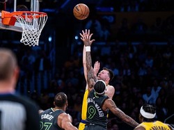 NBA: LeBron & Doncic Gagal Selamatkan Lakers yang Out di Playoff