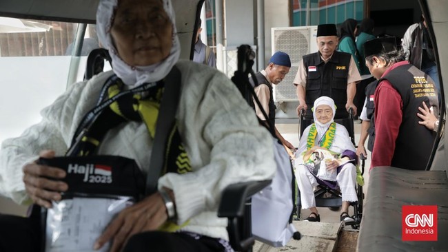 Kemenag melepas kloter pertama jemaah haji 2025 dari Jakarta. Menteri Agama Nasaruddin Umar berharap agar seluruh jemaah haji memperbaiki niat mereka.