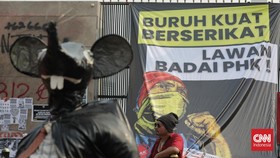 FOTO: Suasana May Day, Aksi Hari Buruh Internasional di Depan DPR