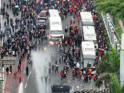 Kronologi Anarko Menyusup hingga Bikin Kericuhan Demo May Day di DPR