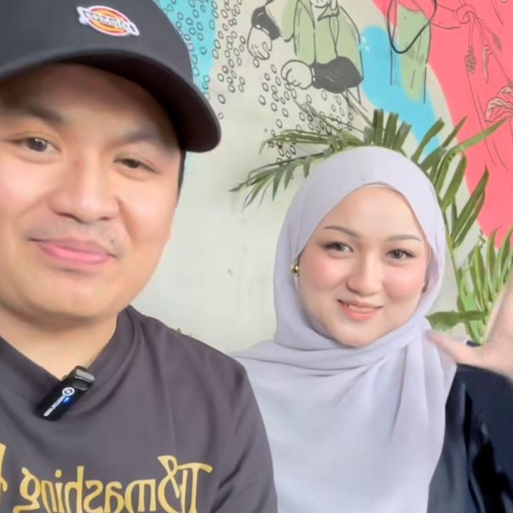 <p>Momen manis itu dibagikan langsung oleh Ate melalui sebuah video yang diunggah di akun Instagram pribadinya. “#RoastingLah berujung sah,” tulis Ate, dikutip dari laman<em> Instagram@fatihandhika,</em> Kamis (1/5/2025). (Foto: Instagram@fatihandhika)</p>