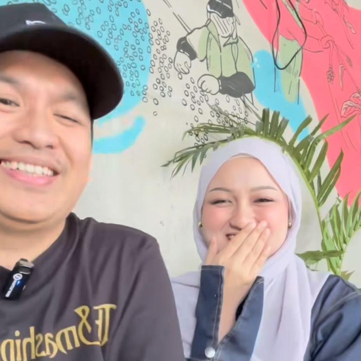 <p>Pada <em>postingan</em> itu, awalnya Ate mengaku akan melakukan <em>roasting</em> atau mengejek sang kekasih karena memiliki paras cantik dan cita-cita ingin menikah di usia 25 tahun. “Kamu ini Gen Z ya? Kelahiran tahun 2000, cita-citanya aja Gen Z banget. Pengen nikah di umur 25, bener?” ungkap Ate. (Foto: Instagram@fatihandhika)</p>