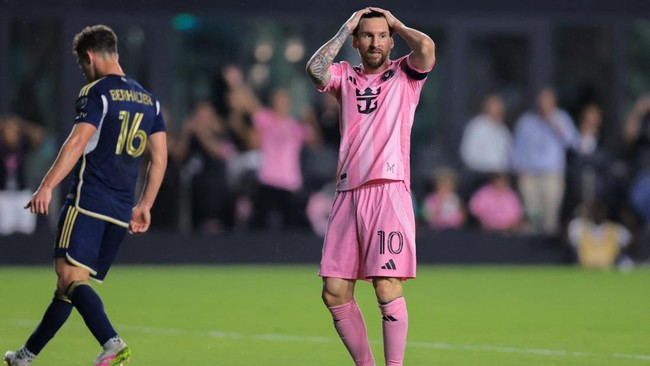 Messi Tumpul, Inter Miami Gagal ke Final Lionel Messi tak berkutik saat Inter Miami bertemu Vancouver Whitecaps pada babak semifinal Concacaf Champions Cup 2024/2025 di Stadio Chase, Kamis (1/5).