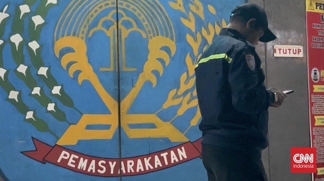 Komnas HAM Usut Kematian 2 Napi Usai Pesta Miras di Lapas Bukittinggi Komnas HAM Sumbar sorong penyelidikan kematian dua narapidana di Lapas Bukittinggi akibat keracunan miras oplosan. Penting untuk pemenuhan HAM.
