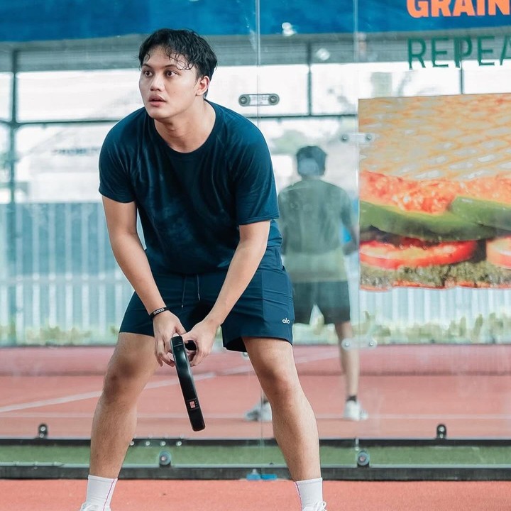 <p>Namun, ternyata ini bukan pertama kalinya Mahalini dan pria yang akrab disapa Iky itu berolahraga padel tennis. Iky pun sempat mengabadikan momen itu di akun Instagramnya. (Foto: Instagram@rizkyfbian)</p>