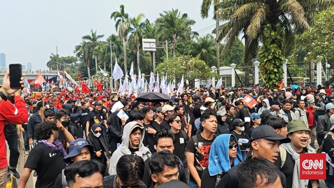 Ini Alasan Aksi Massa Buruh di DPR Pisah dari May Day di Monas Gerakan Buruh Bersama Rakyat (GEBRAK) mengungkapkan bahwa belum saatnya buruh bermesra-mesraan dengan pemerintah.