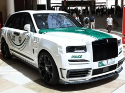 Makin Mewah! Dubai Pakai Rolls-Royce Cullinan Buat Jadi Mobil Polisi