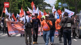 VIDEO: Ikut Peringati Hari Buruh Meski Baru Kehilangan Pekerjaan
