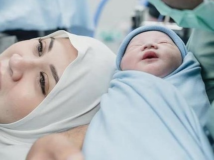 5 Potret Artis yang Melahirkan Bayi Laki-laki di 2025, Kesha Ratuliu hingga Zaskia Gotik